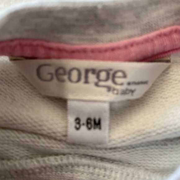 Baby girl bunny sweatshirt - Picture 3 of 5